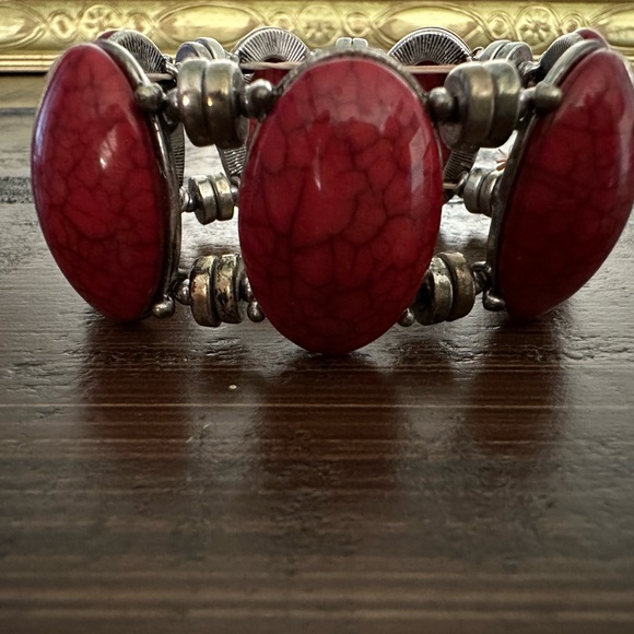 Like new bracelet with large red stones. Statement piece. - Picture 3 of 3